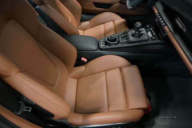 2022 Porsche 911 GT3 Coupe w/Touring Package - 22986089 - 35