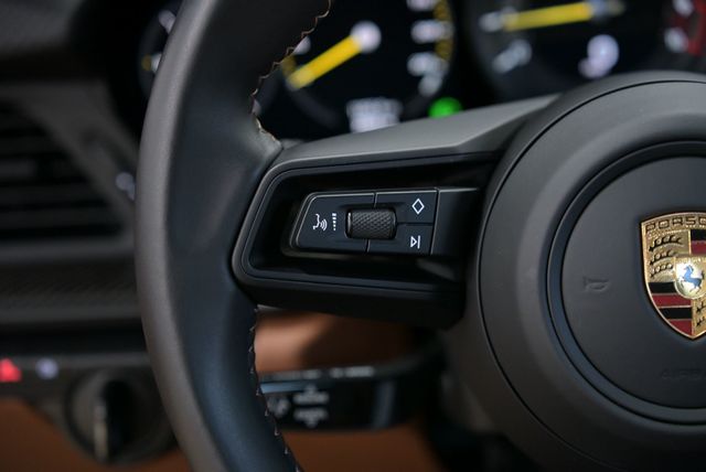 2022 Porsche 911 GT3 Coupe w/Touring Package - 22986089 - 40
