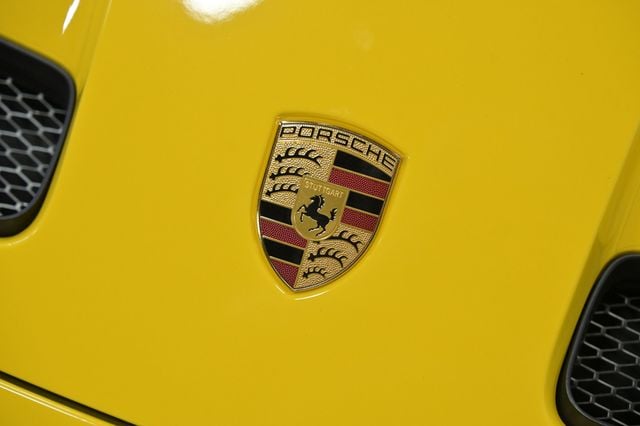 2022 Porsche 911 GT3 Coupe w/Touring Package - 23069084 - 24