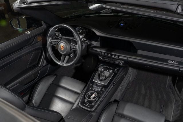 2022 Porsche 911 Targa 4 GTS Coupe photo 10