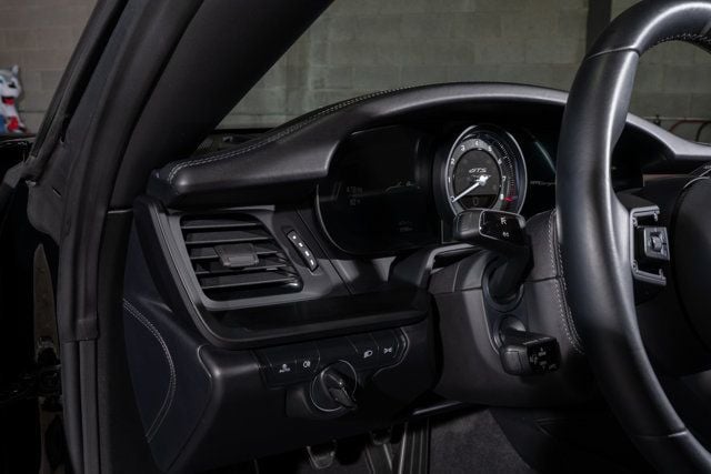 2022 Porsche 911 Targa 4 GTS Coupe photo 11