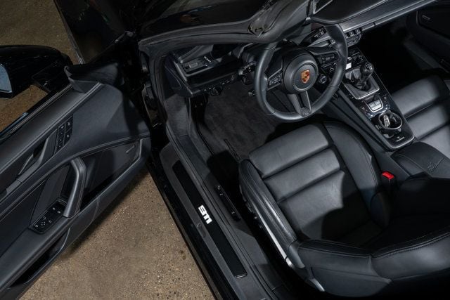 2022 Porsche 911 Targa 4 GTS Coupe photo 15
