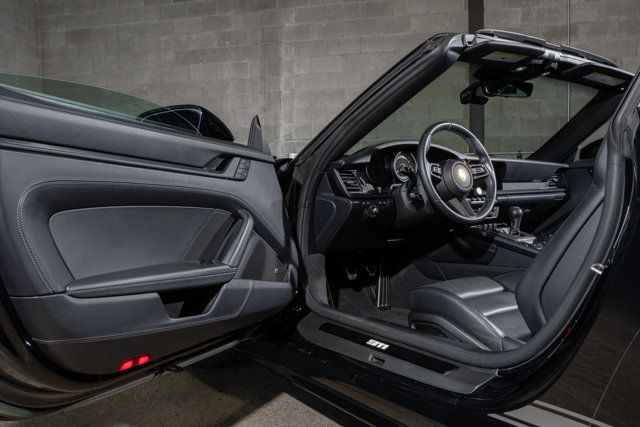 2022 Porsche 911 Targa 4 GTS Coupe photo 24