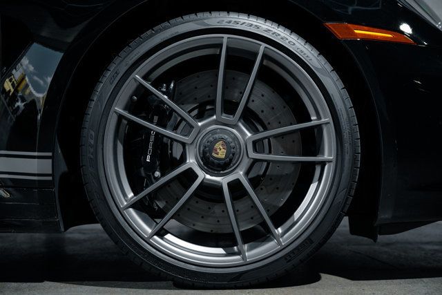 2022 Porsche 911 Targa 4 GTS Coupe photo 47