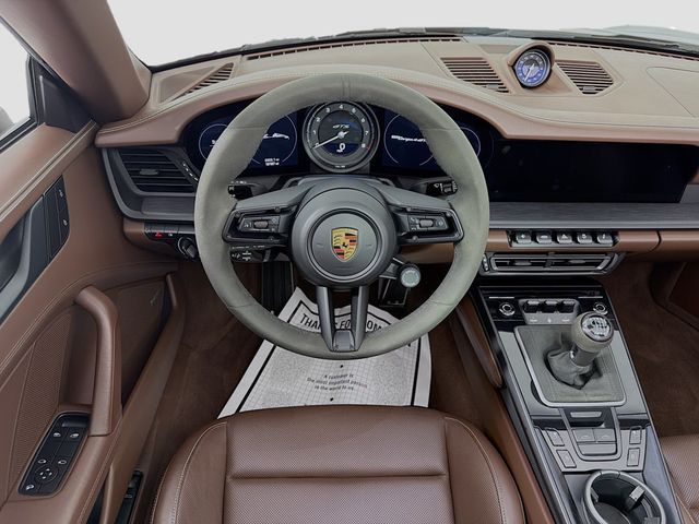 2022 Porsche 911 Targa 4 GTS - 23020926 - 24