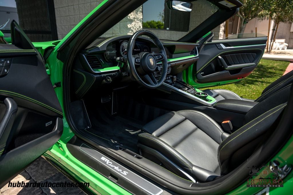 2022 Porsche 911 Turbo S Cabriolet - 23036376 - 16