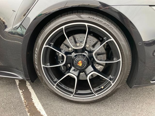 2022 Porsche 911 Turbo S Coupe - 22950038 - 18