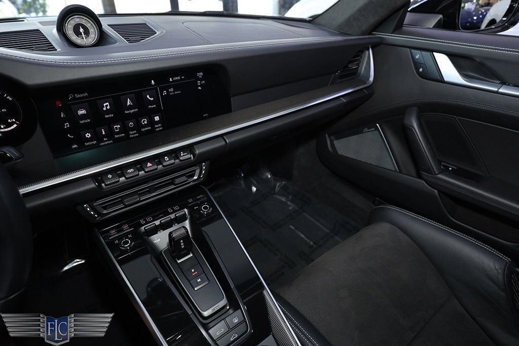 2022 Porsche 911 Turbo S Coupe - 22972338 - 19