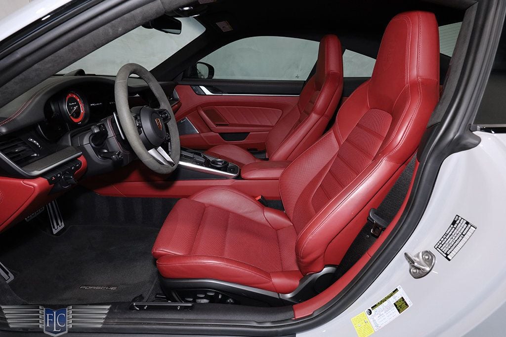 2022 Porsche 911 Turbo S Coupe - 22838871 - 16
