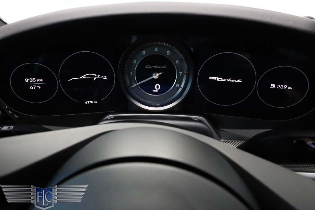 2022 Porsche 911 Turbo S Coupe - 23001606 - 32