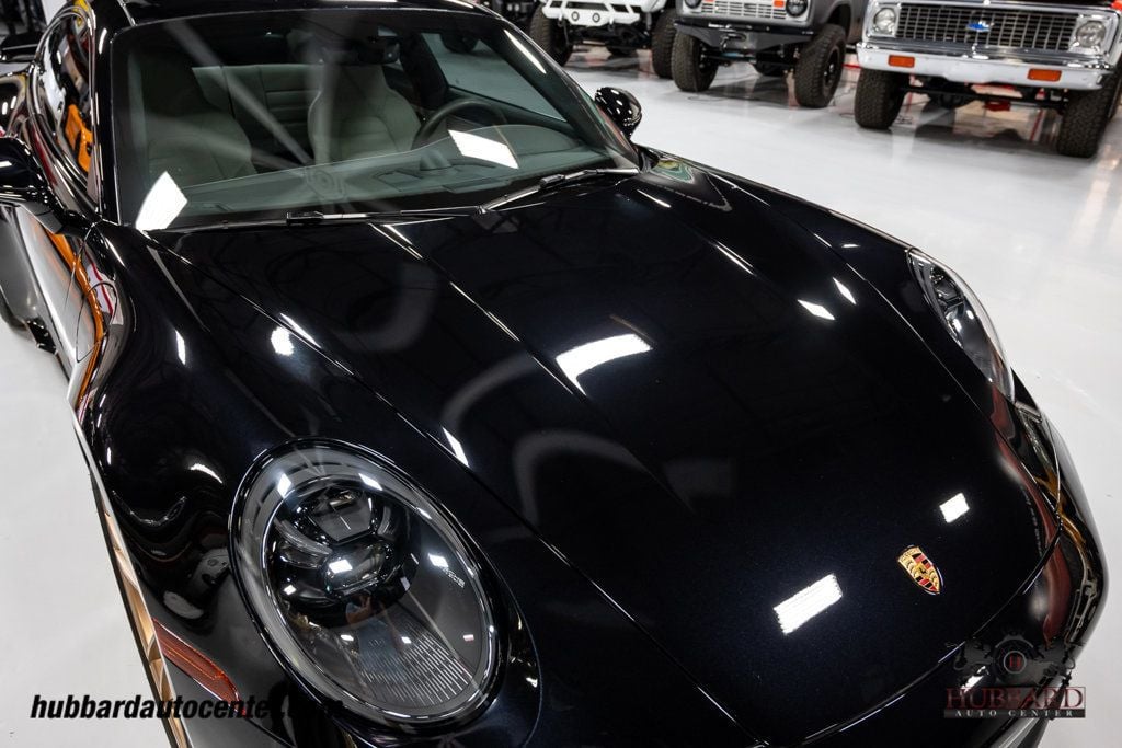 2022 Porsche 911 Turbo S photo 13