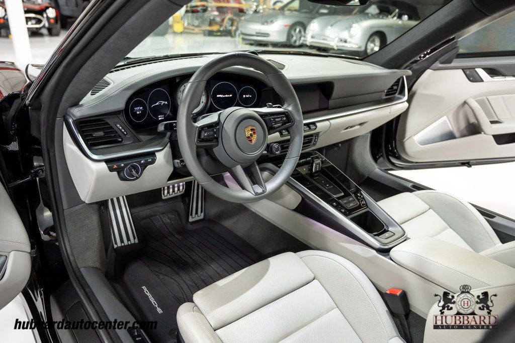 2022 Porsche 911 Turbo S photo 20