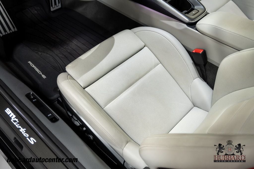 2022 Porsche 911 Turbo S photo 22