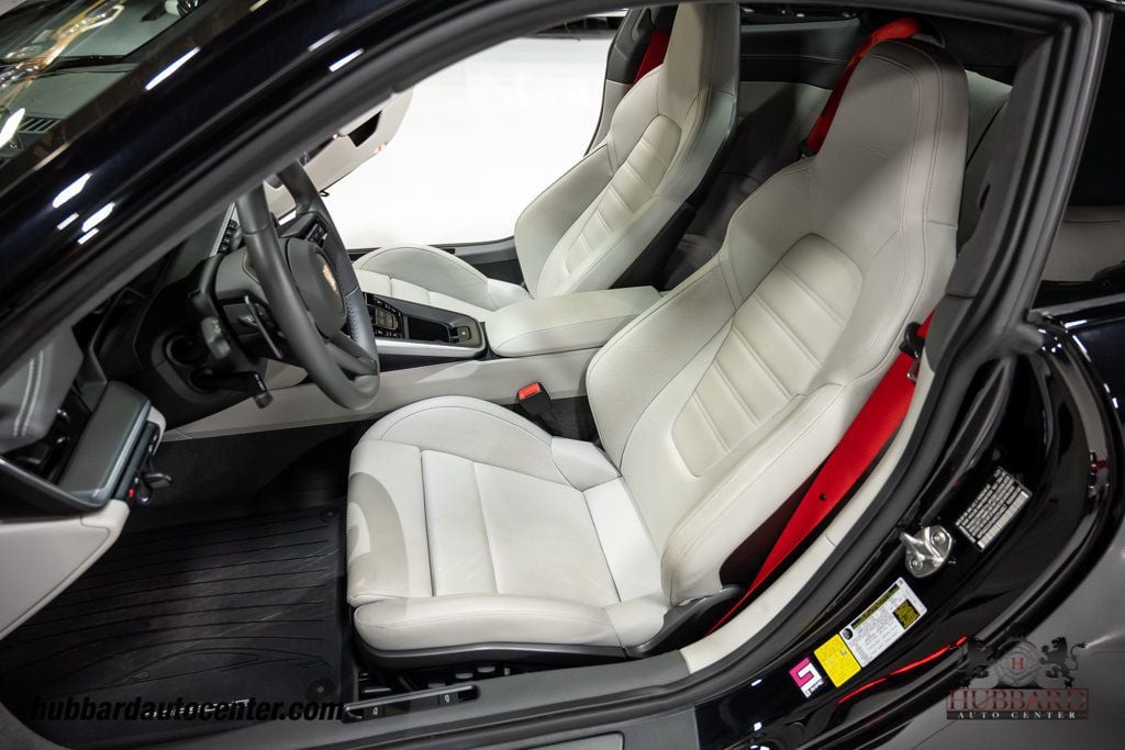 2022 Porsche 911 Turbo S photo 23