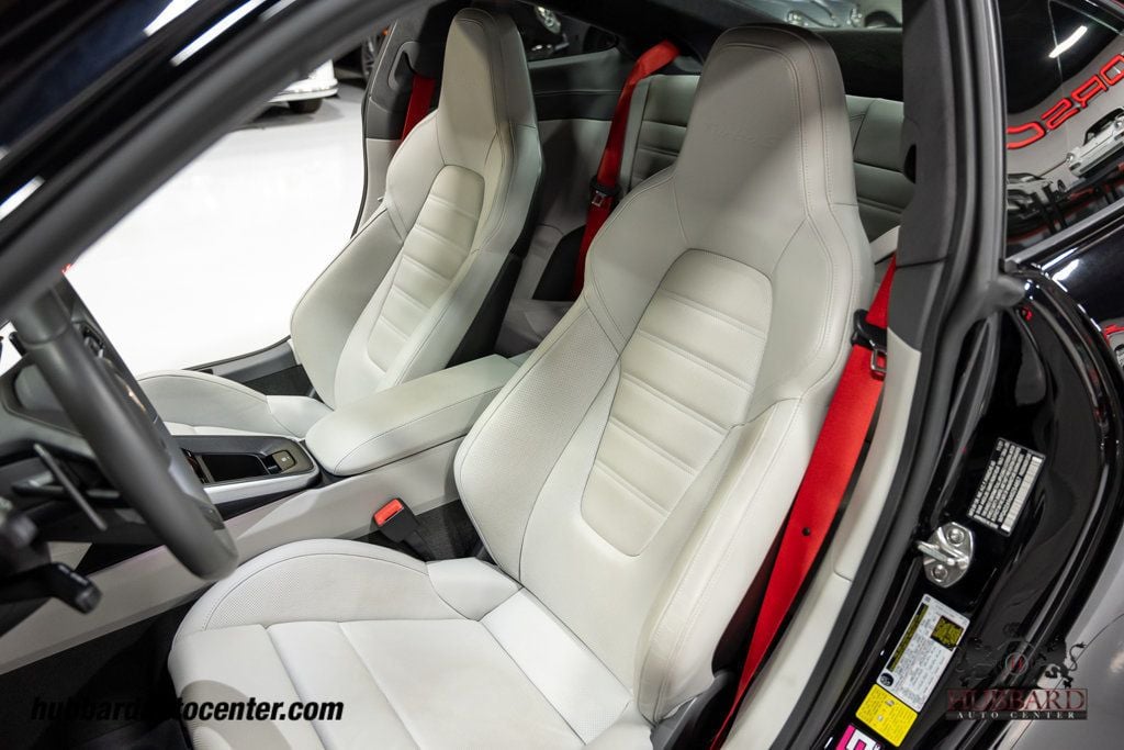 2022 Porsche 911 Turbo S photo 24