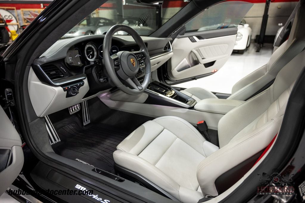 2022 Porsche 911 Turbo S photo 26