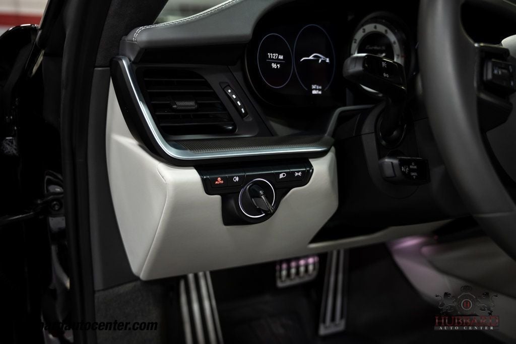 2022 Porsche 911 Turbo S photo 27