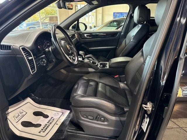 2022 Porsche Cayenne AWD - 22940826 - 16