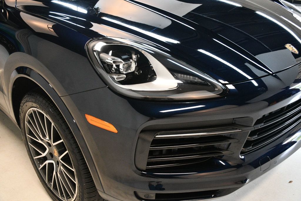 2022 Porsche Cayenne Base photo 9