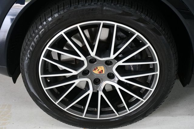 2022 Porsche Cayenne AWD - 22907692 - 18