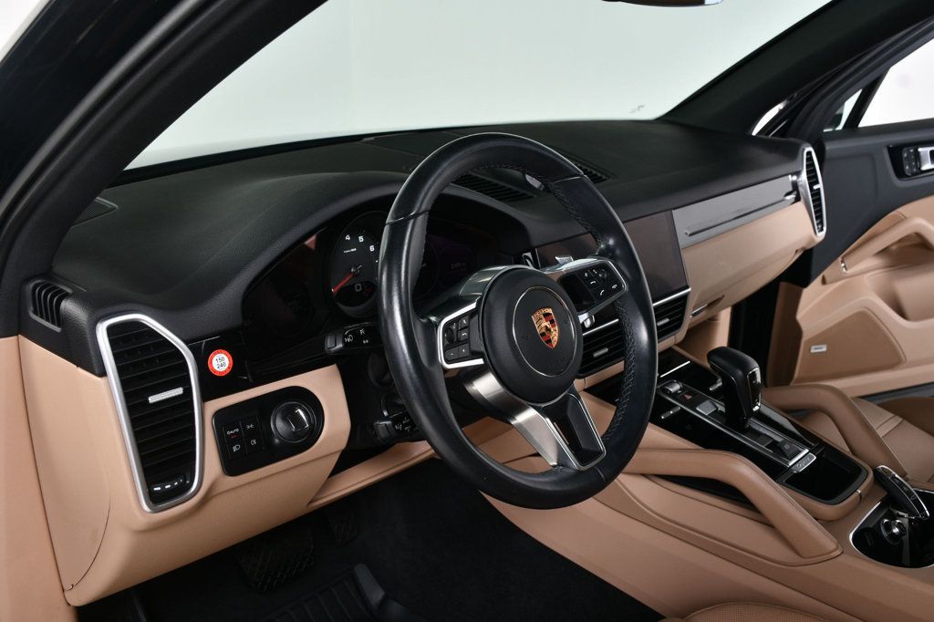 2022 Porsche Cayenne Base photo 25