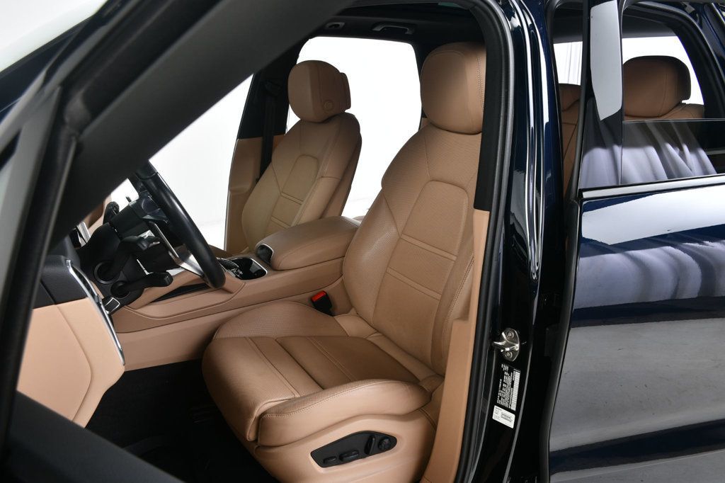 2022 Porsche Cayenne Base photo 29