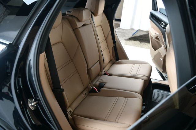 2022 Porsche Cayenne AWD - 22907692 - 38