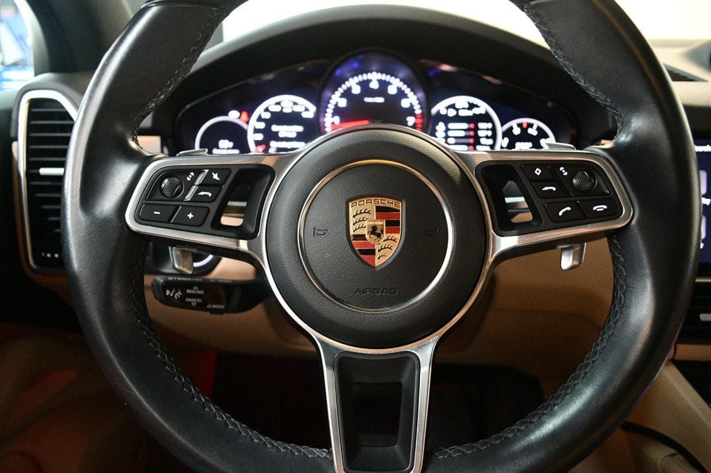 2022 Porsche Cayenne Base photo 39