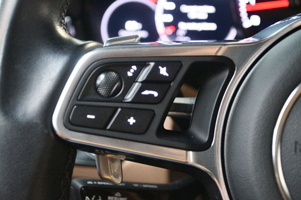 2022 Porsche Cayenne Base photo 40