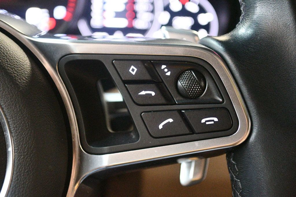 2022 Porsche Cayenne Base photo 41