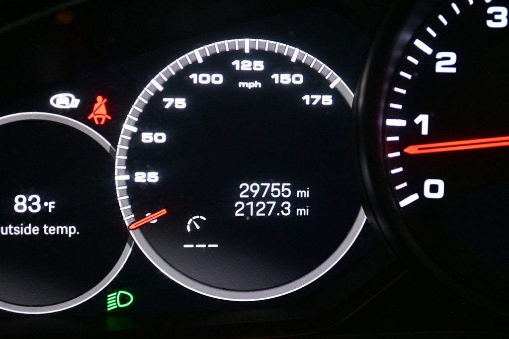 2022 Porsche Cayenne Base photo 43