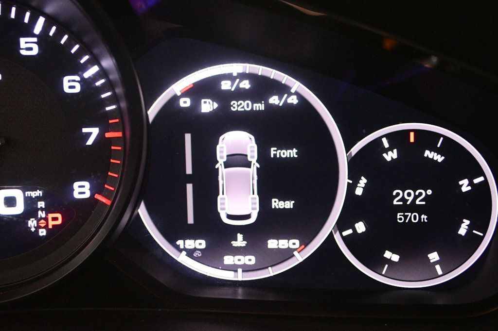 2022 Porsche Cayenne Base photo 47