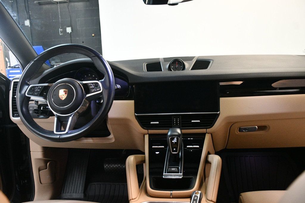 2022 Porsche Cayenne Base photo 5