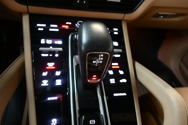 2022 Porsche Cayenne AWD - 22907692 - 55