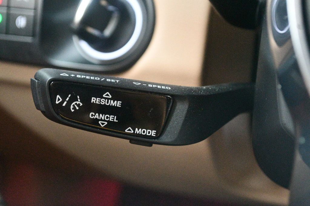 2022 Porsche Cayenne Base photo 58