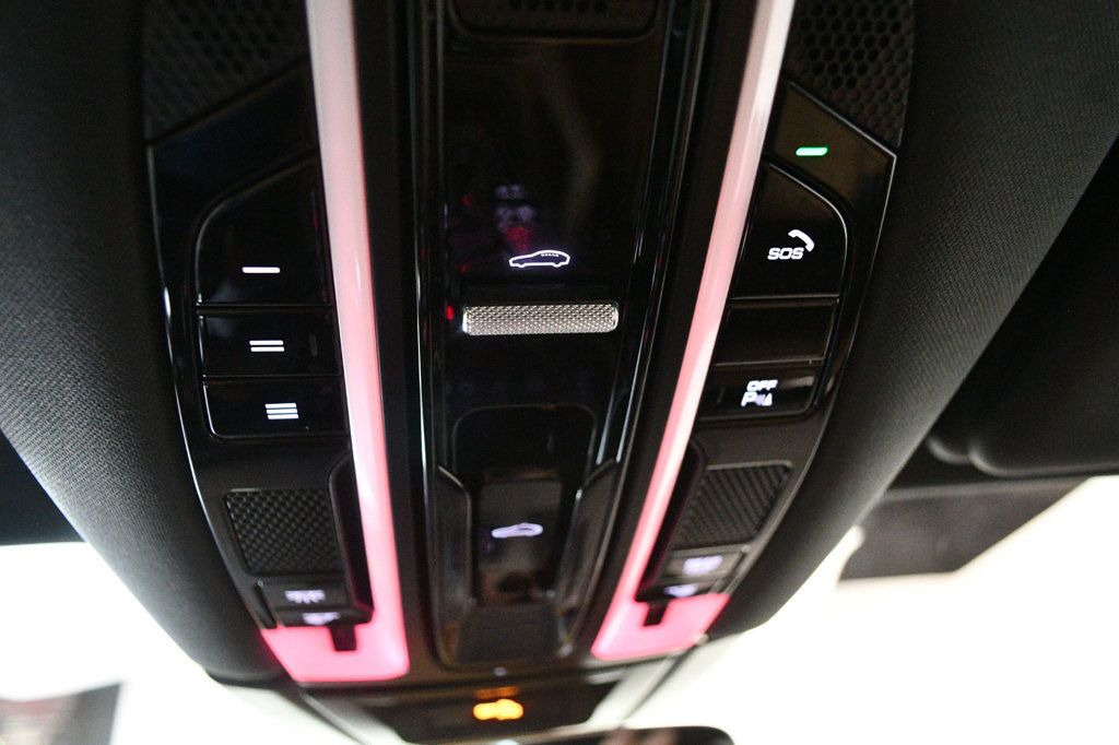 2022 Porsche Cayenne Base photo 60