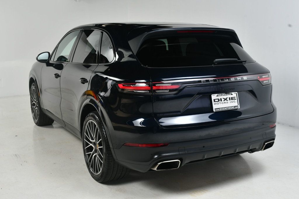 2022 Porsche Cayenne Base photo 7