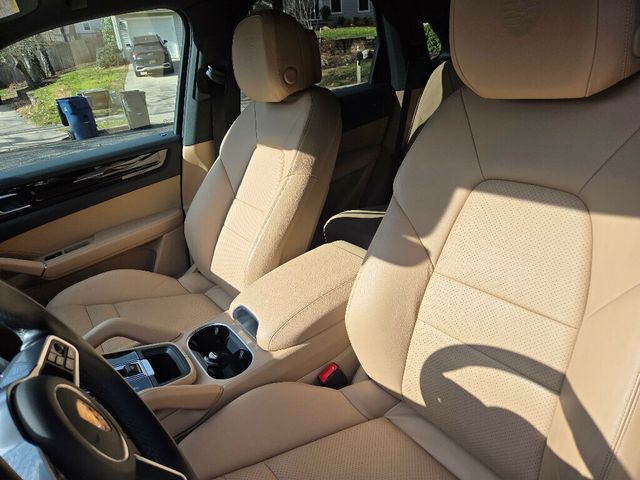 2022 Porsche Cayenne AWD - 22967486 - 11
