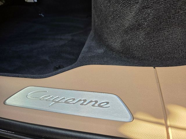 2022 Porsche Cayenne AWD - 22967486 - 17