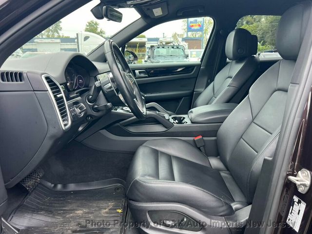 2022 Porsche Cayenne AWD - 22931641 - 19