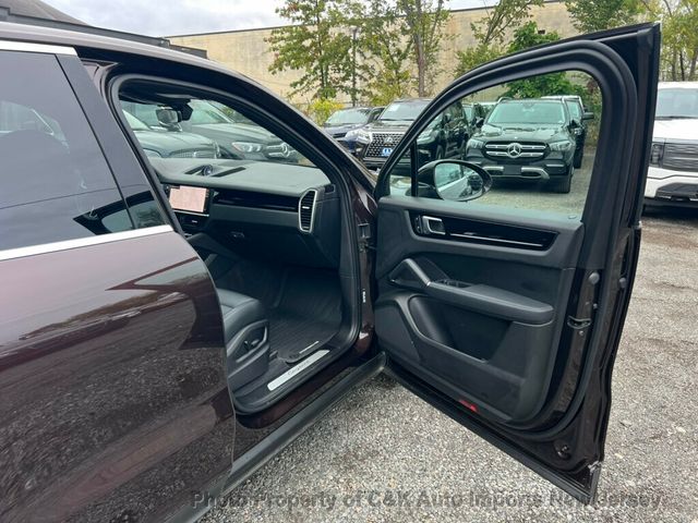2022 Porsche Cayenne AWD - 22931641 - 32