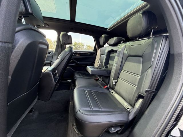 2022 Porsche Cayenne AWD with Premium Package & Front Seat Ventilation - 23008372 - 23