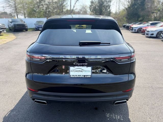 2022 Porsche Cayenne AWD with Premium Package & Front Seat Ventilation - 23008372 - 4