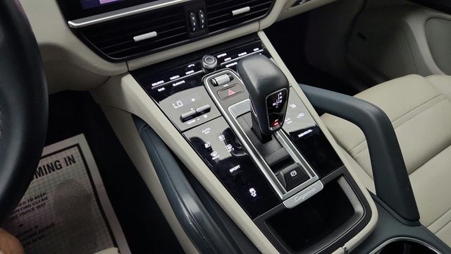 2022 Porsche Cayenne AWD w/ Premium Package Plus & RS Spyder Design Wheels - 23044374 - 16