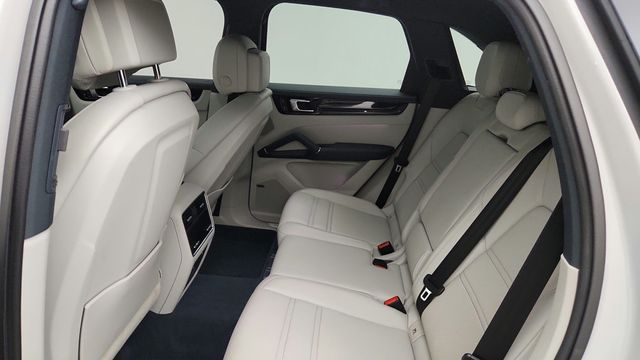 2022 Porsche Cayenne AWD w/ Premium Package Plus & RS Spyder Design Wheels - 23044374 - 20