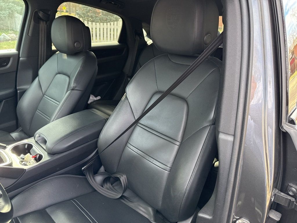 2022 Porsche Cayenne Base - 22971482 - 11
