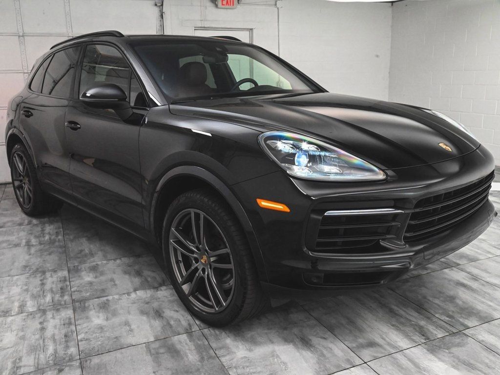 2022 Porsche Cayenne Base photo 3