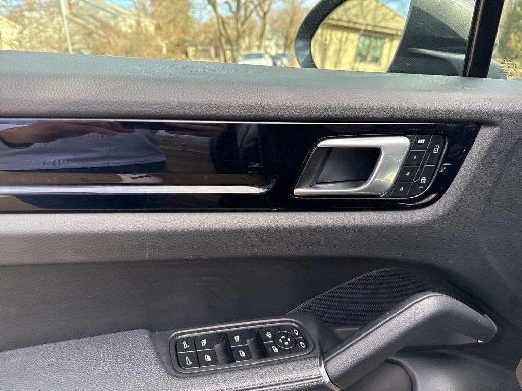 2022 Porsche Cayenne Coupe AWD - 22971482 - 9