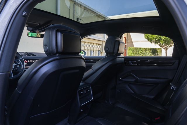 2022 Porsche Cayenne Coupe AWD - 22936249 - 19