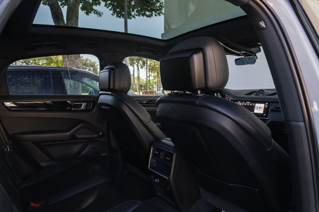 2022 Porsche Cayenne Coupe AWD - 22936249 - 25